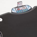 Display und Fernbedienung der Skandika 3D Vibrationsplatte 500