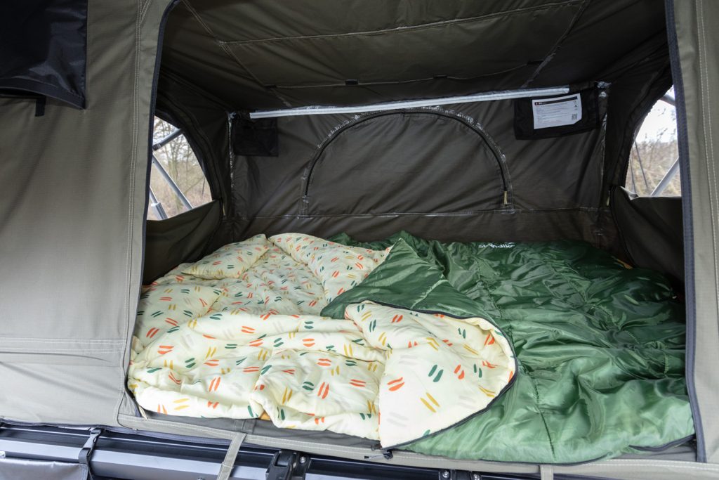 Trennbarer Doppel-Schlafsack als Deckenschlafsack