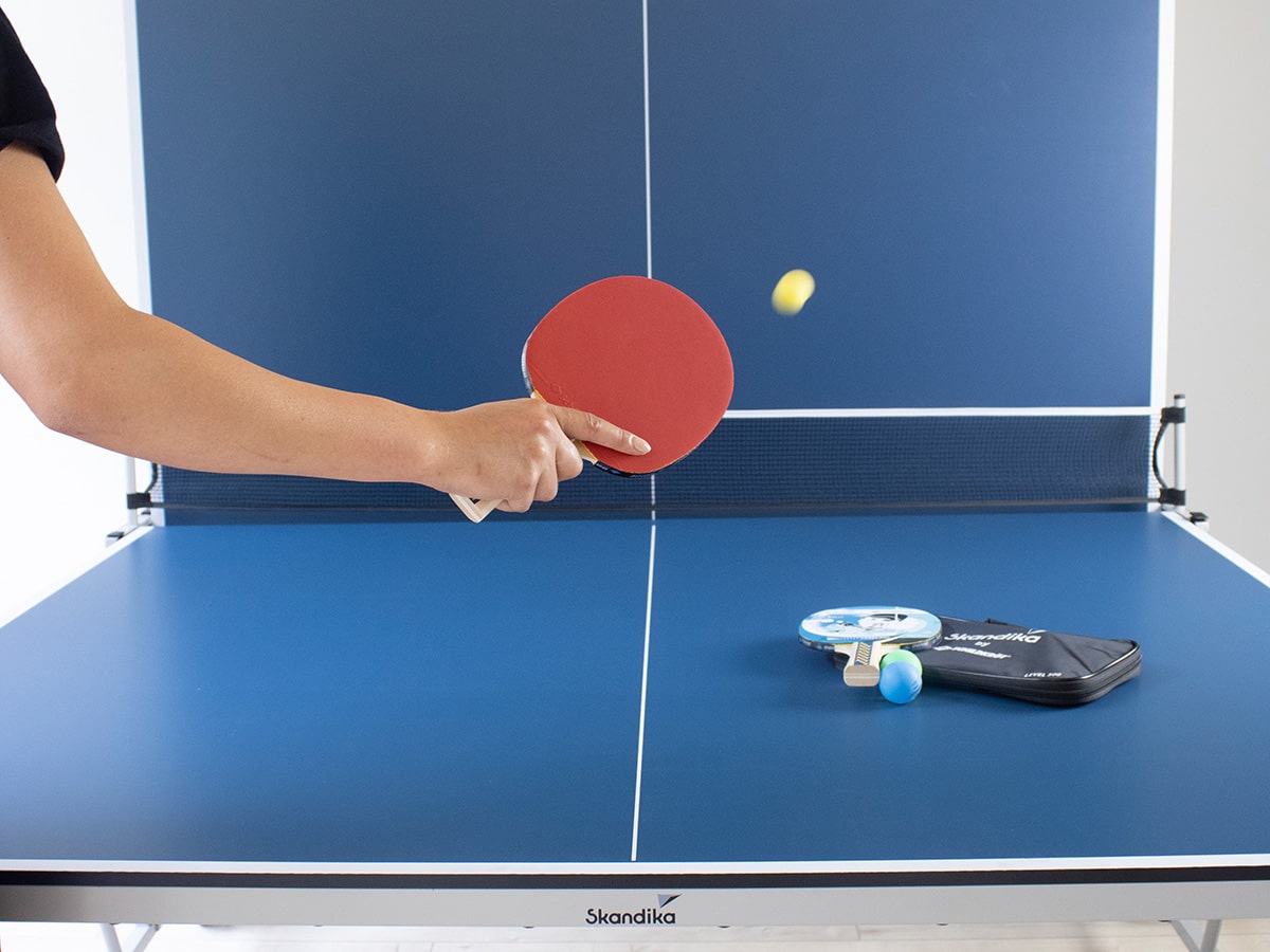 Raquette De Ping-pong Avec Balle Objet Vectoriel Couleur Semi-plat